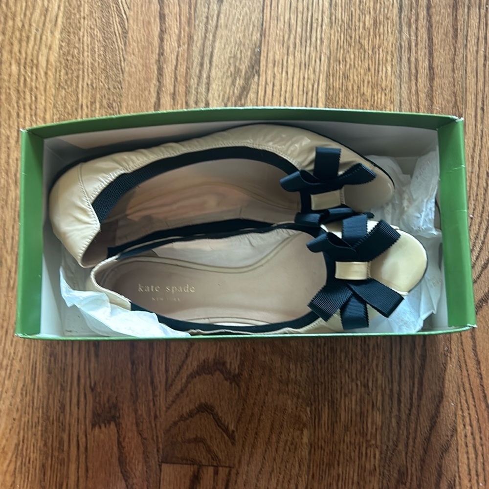 Adorable, vintage, worn twice, cream and black, balletfalts